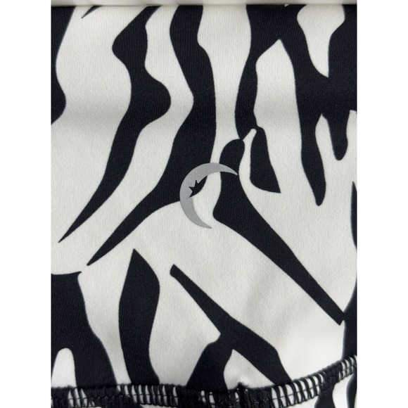 Zyia black and white print crop leggings size 2 0302 - Picture 4 of 9